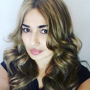 Meet your Posher, Samina