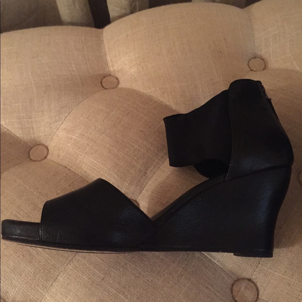 Eileen Fischer Sz. 9 black wedges