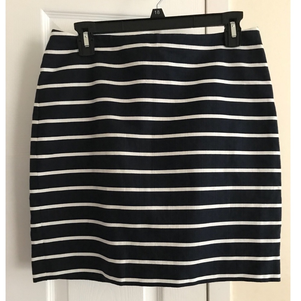 Banana Republic Mini Skirt size 6