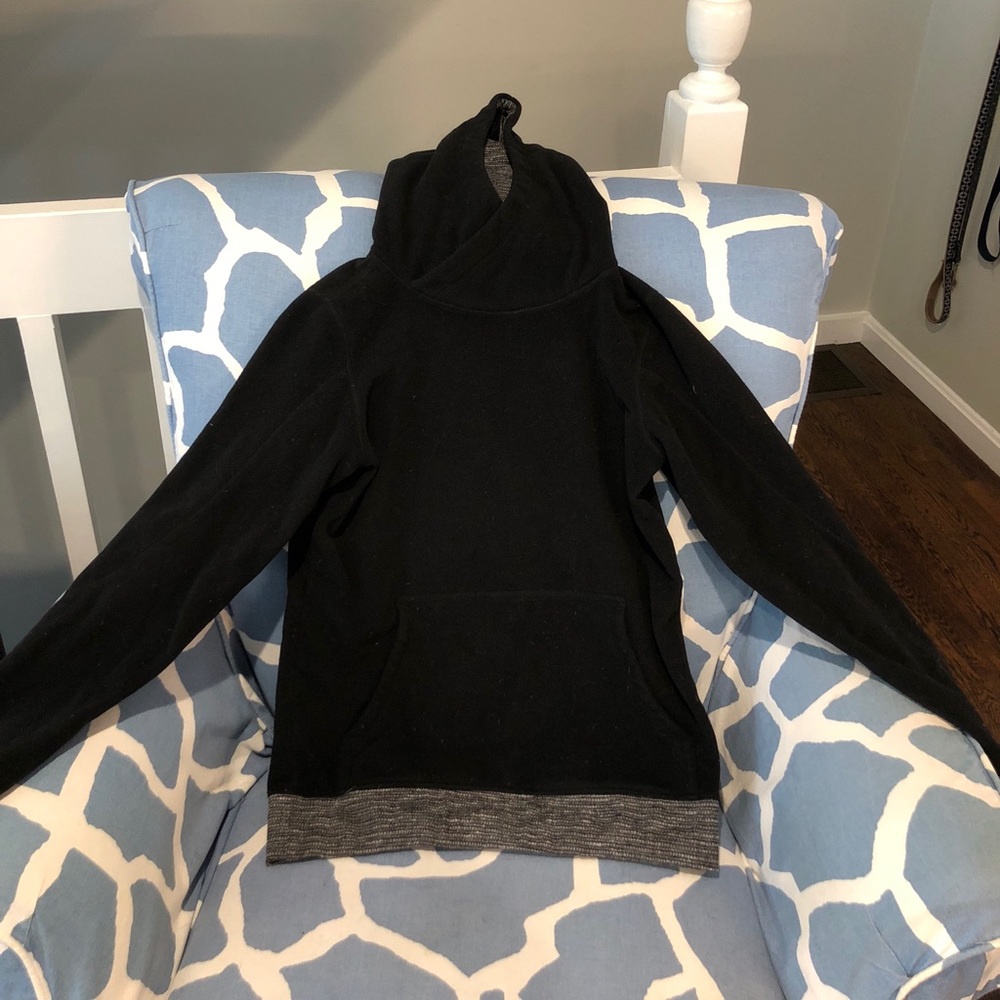 Lululemon Fleece Please pullover, black size 4