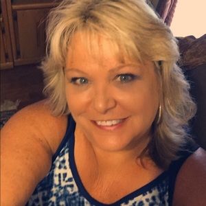 Meet your Posher, Debra