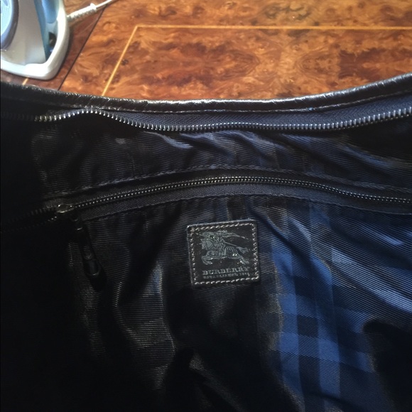 Burberry Quilted Leather Hoxton Hobo . - Picture 3 of 3