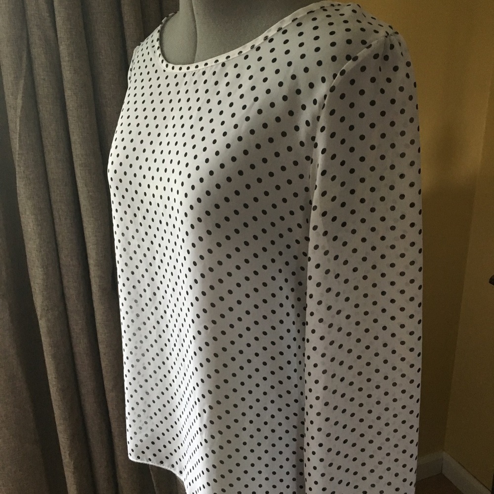 White and black blouse. Size Large