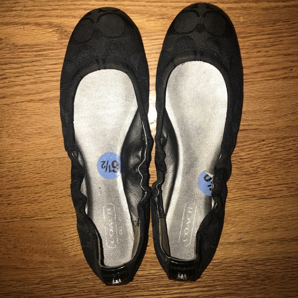 Black logo Coach flats!