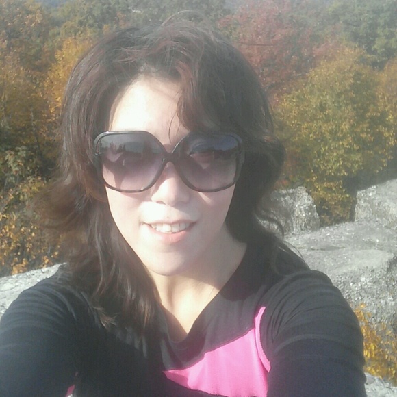 Meet your Posher, Sue - Picture 5 of 5