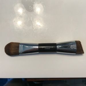 Younique contour brush