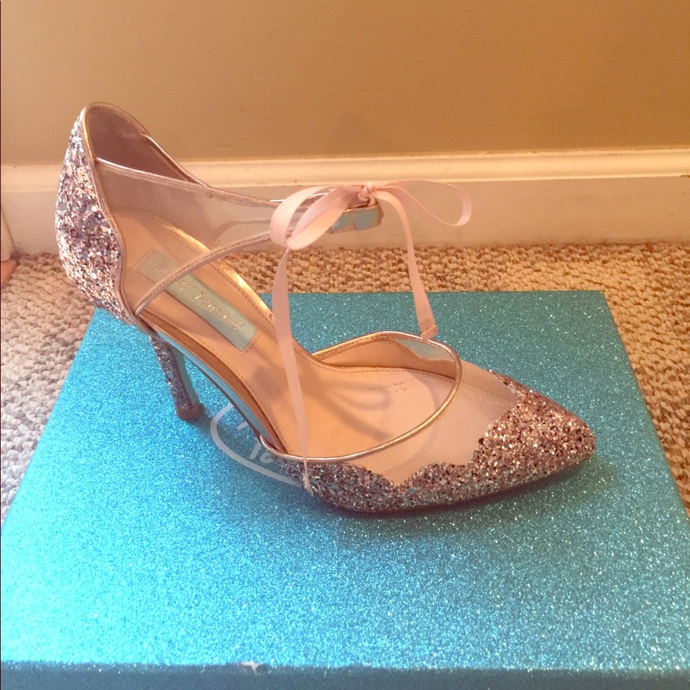 Betsey Johnson Blue Stella heels size 7
