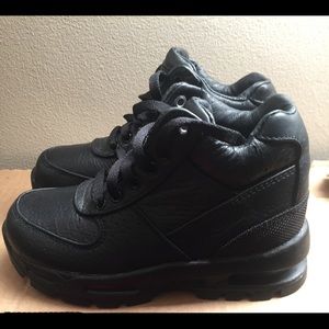All black toddler Nike boots size 10
