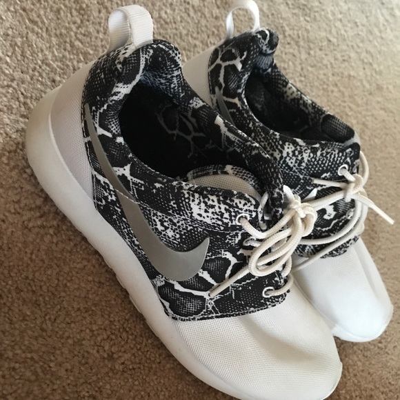 Nike Shoes - Nike shoes