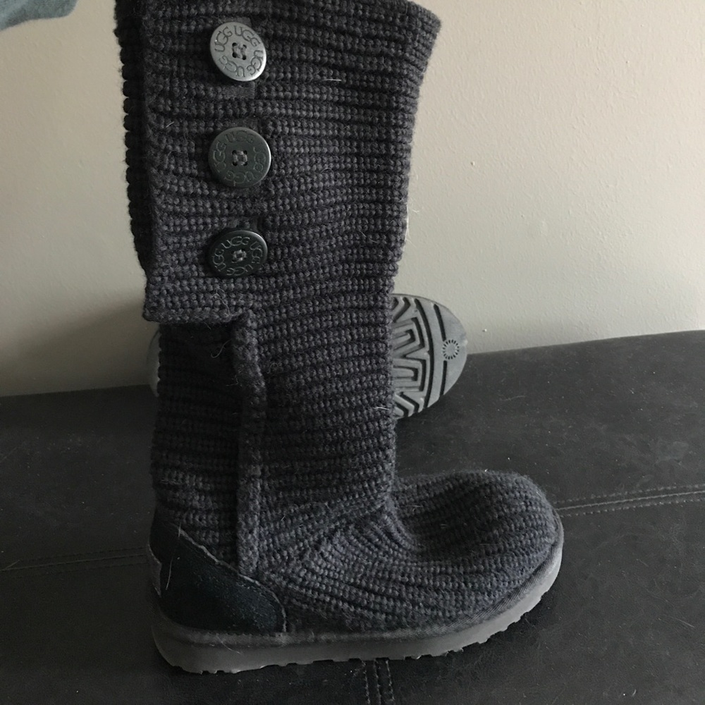 UGG women's classic cardi boots 💕