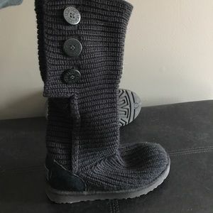 UGG women's classic cardi boots 💕