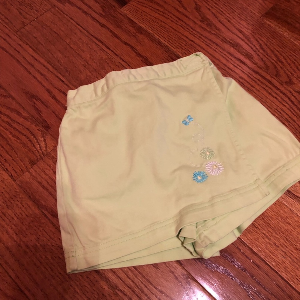 Green skirt with embroidered flowers/butterfly