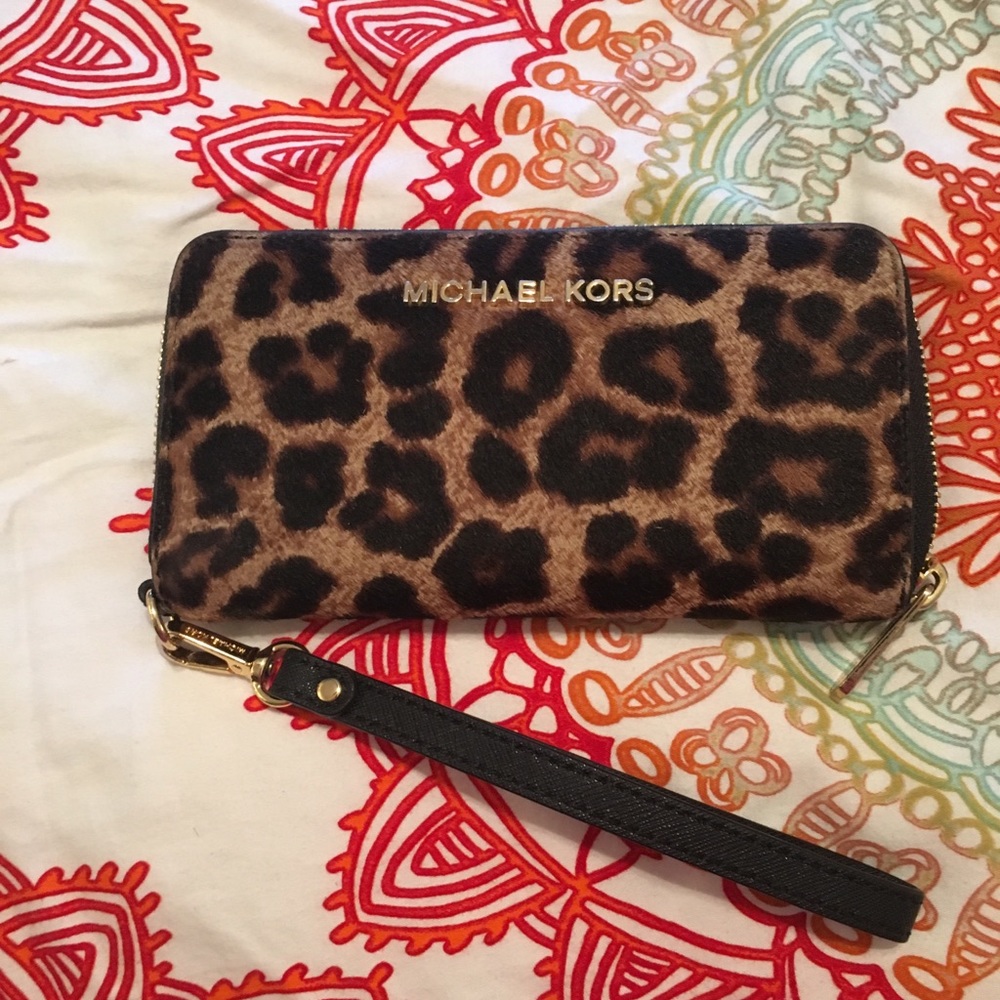 Michael Kors Wristlet Wallet