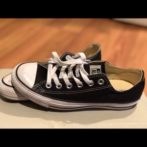Converse chucks worn once