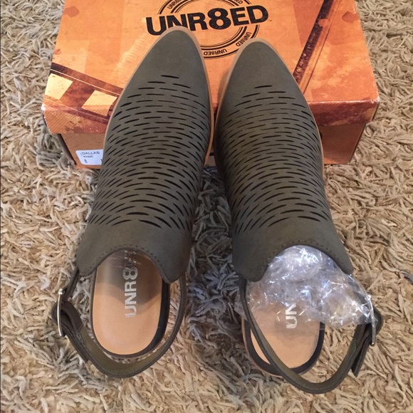 Booties - Picture 4 of 4