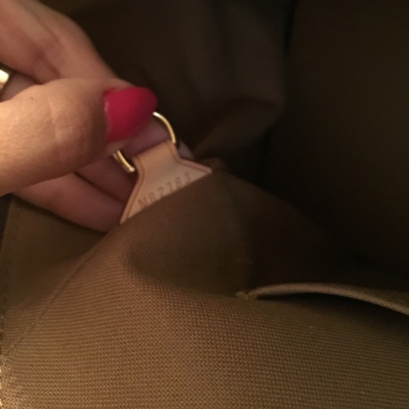 Louis Vuitton Tivoli GM Baseboard & Acess - Picture 6 of 8