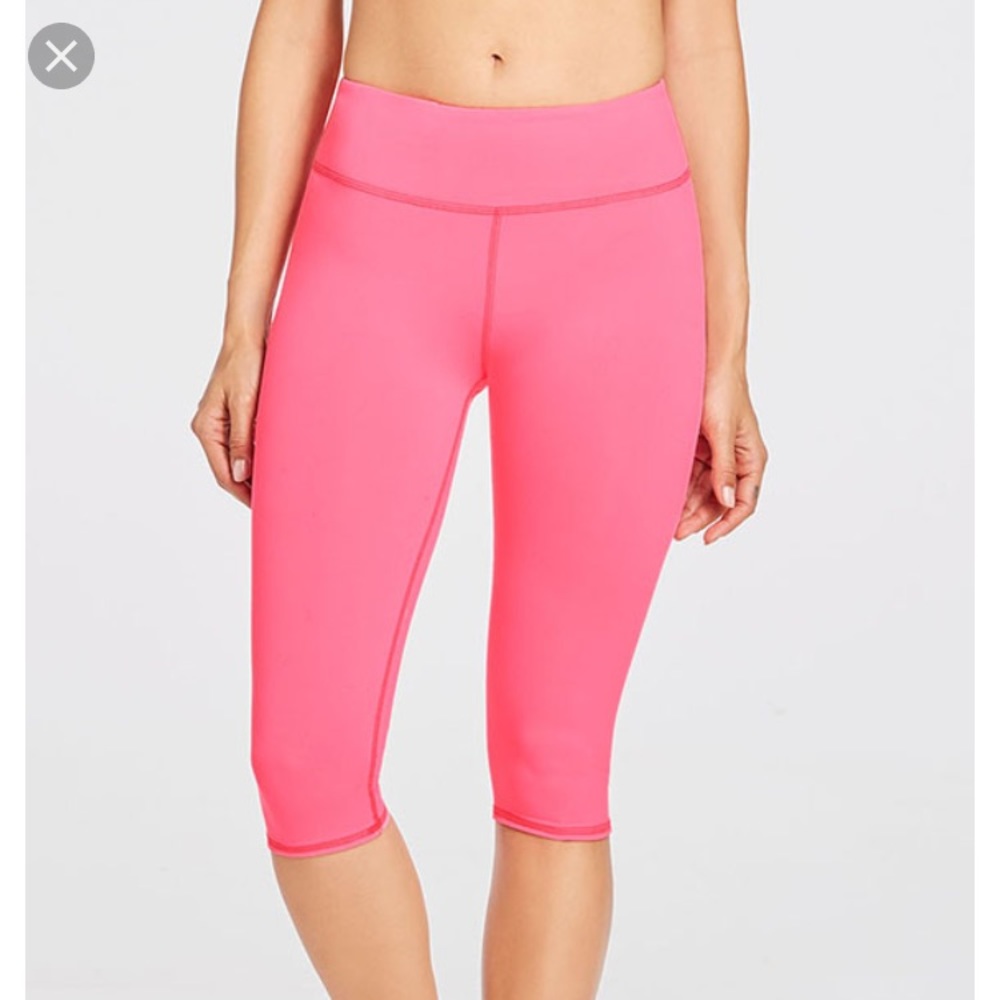 Pink fabletics crop salar legging