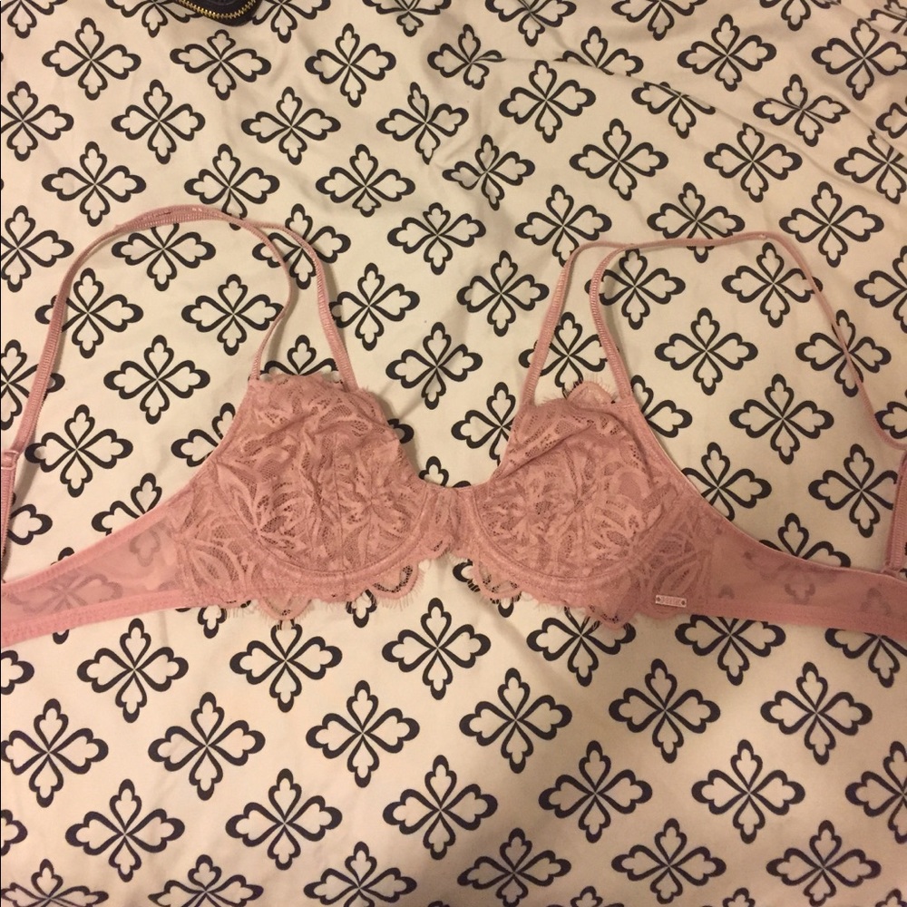 Unworn PINK Bra in lilac