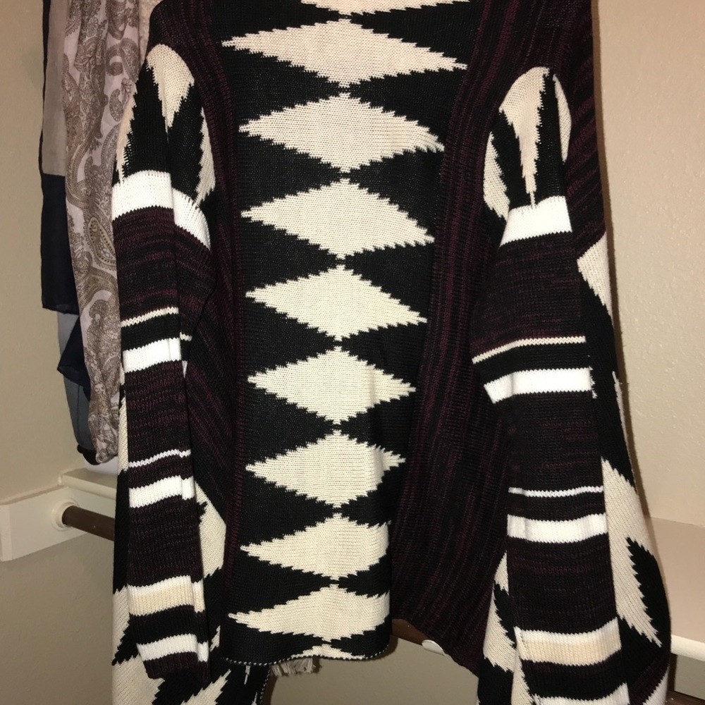 Aztec Patterned Cardigan - Picture 2 of 2