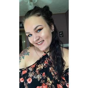 Meet your Posher, Caitlin