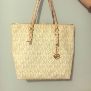 Michael Kors Jet Set Signature Tote Bag Vanilla
