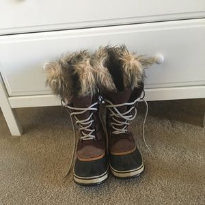 Sorel boots-size 8