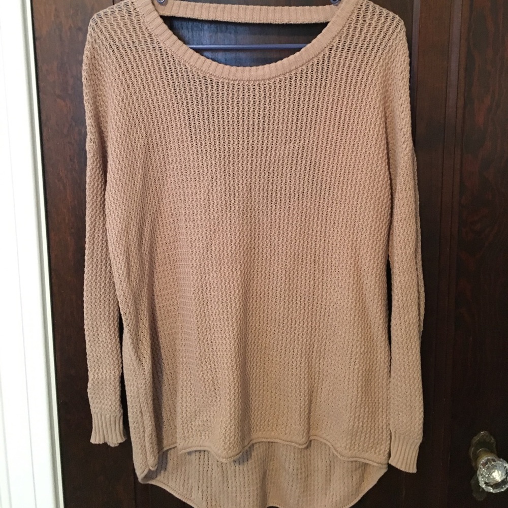 Low back lightweight sweater
