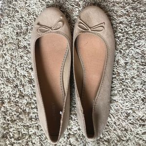Ballet flats