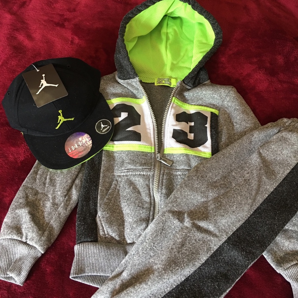 Hooded sweatsuit