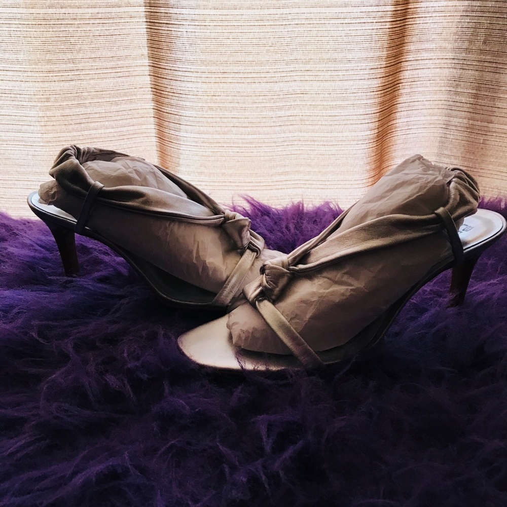Spanish leather silver leather sling backs