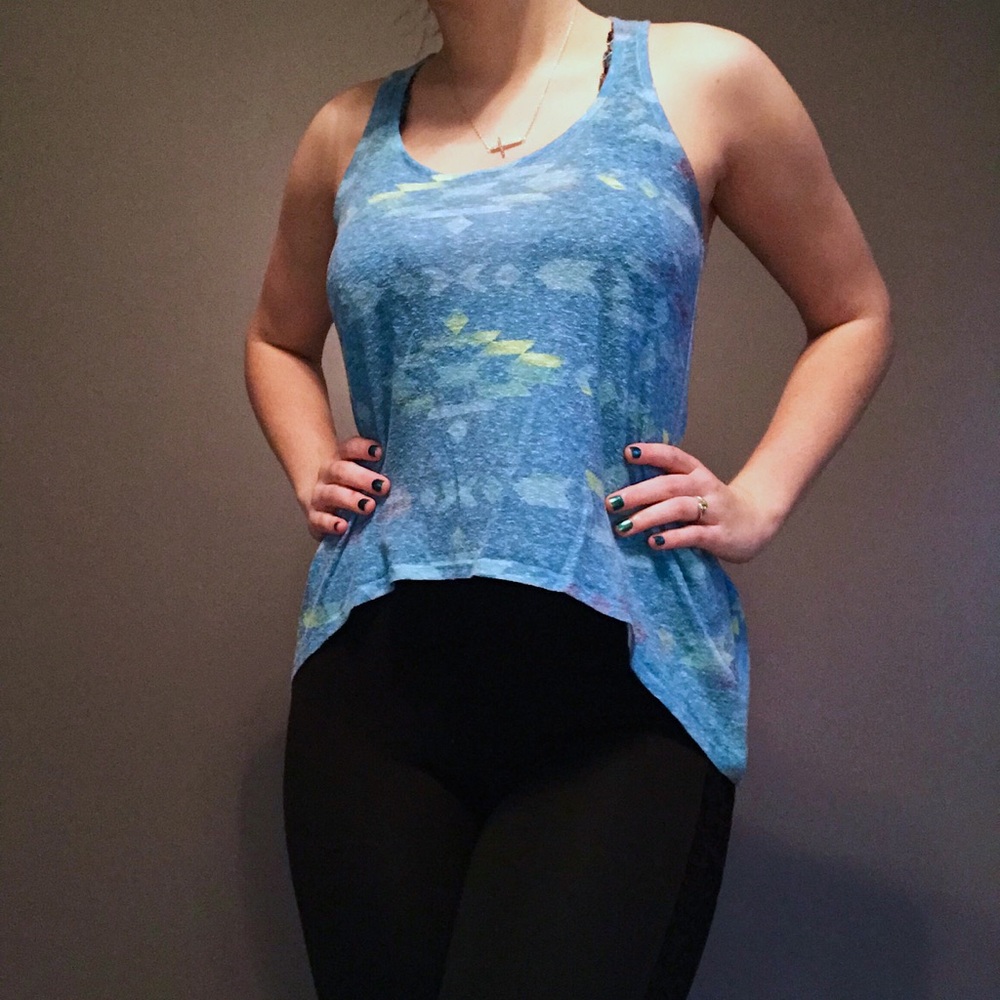 Tribal-Print Tank Top 💙