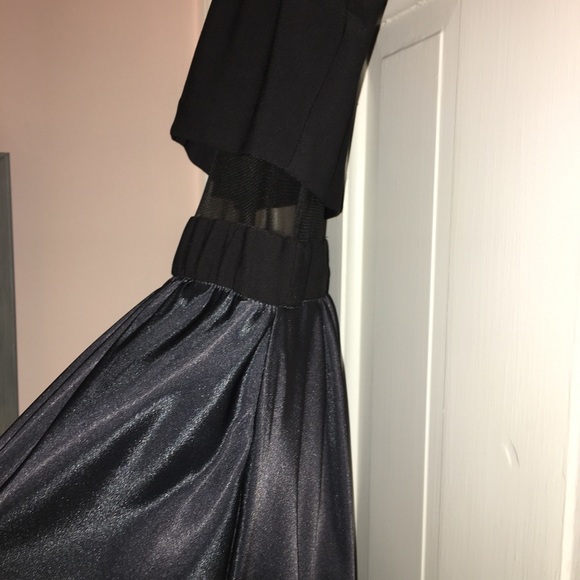 Gorgeous floor length illusion 2 piece gown - Picture 6 of 10