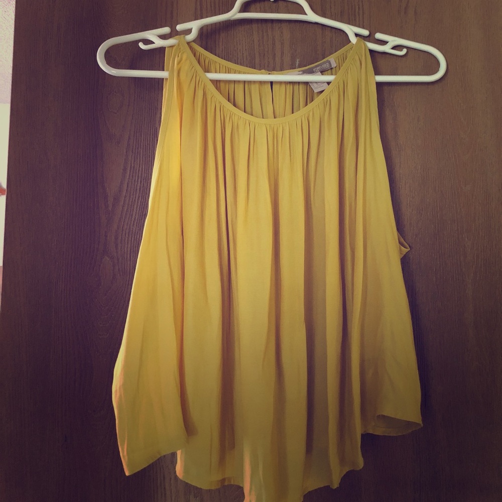 Contemporary Forever 21 Top