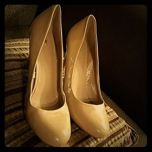 Tan heels