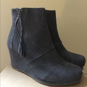Toms desert wedge dark grey