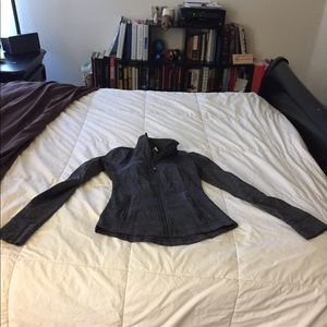 Lululemon jacket size 4