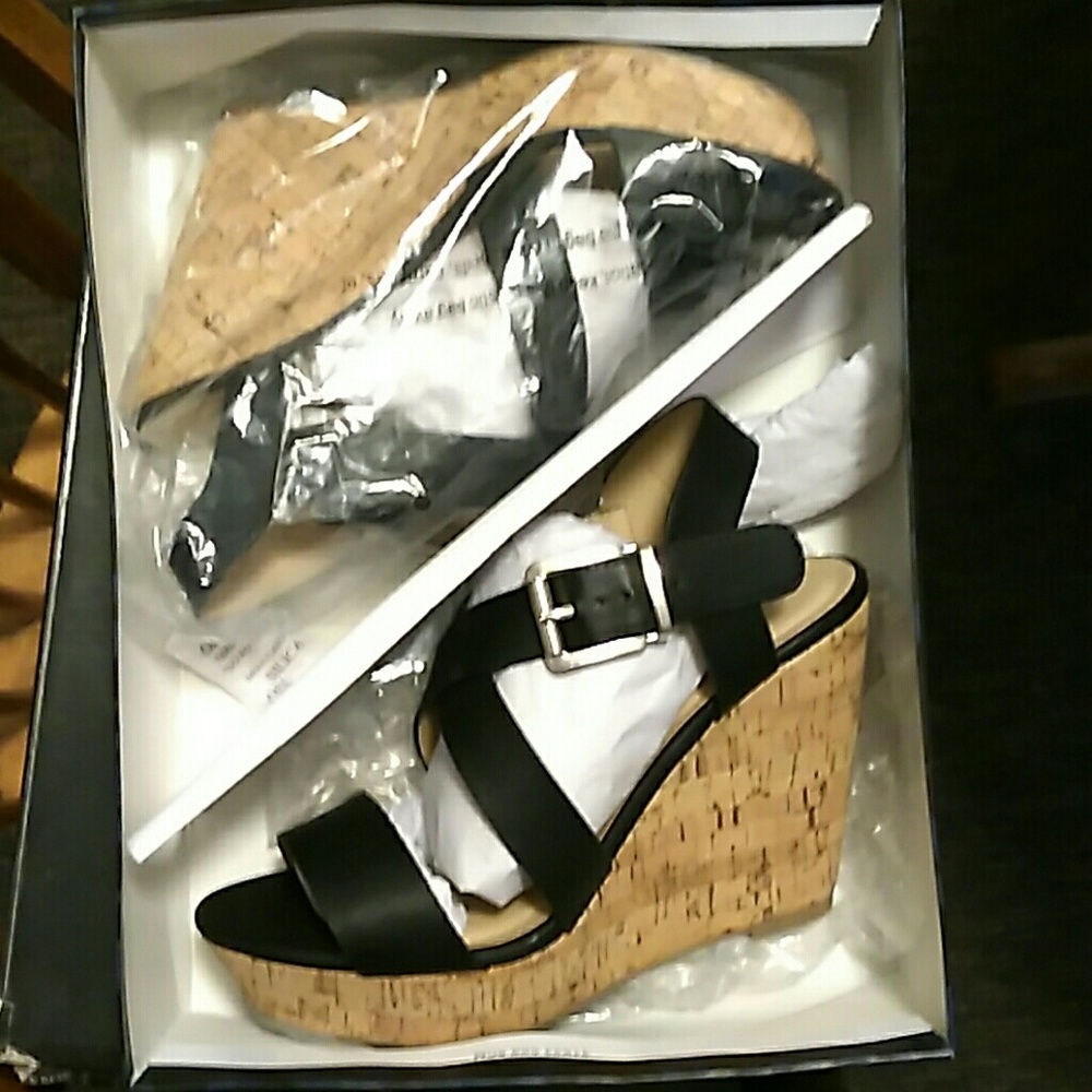 Size 8 black wedges
