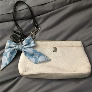 Coach wristlet white with tie