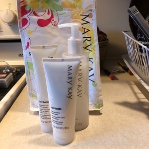 Mary Kay Satin Hands set fragrance free