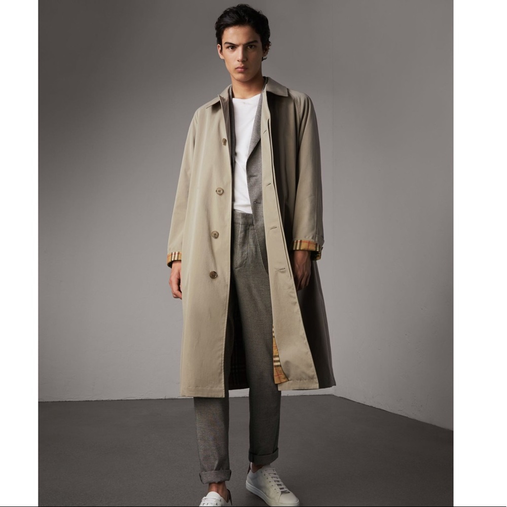 Classic Men’s Burberry Raincoat