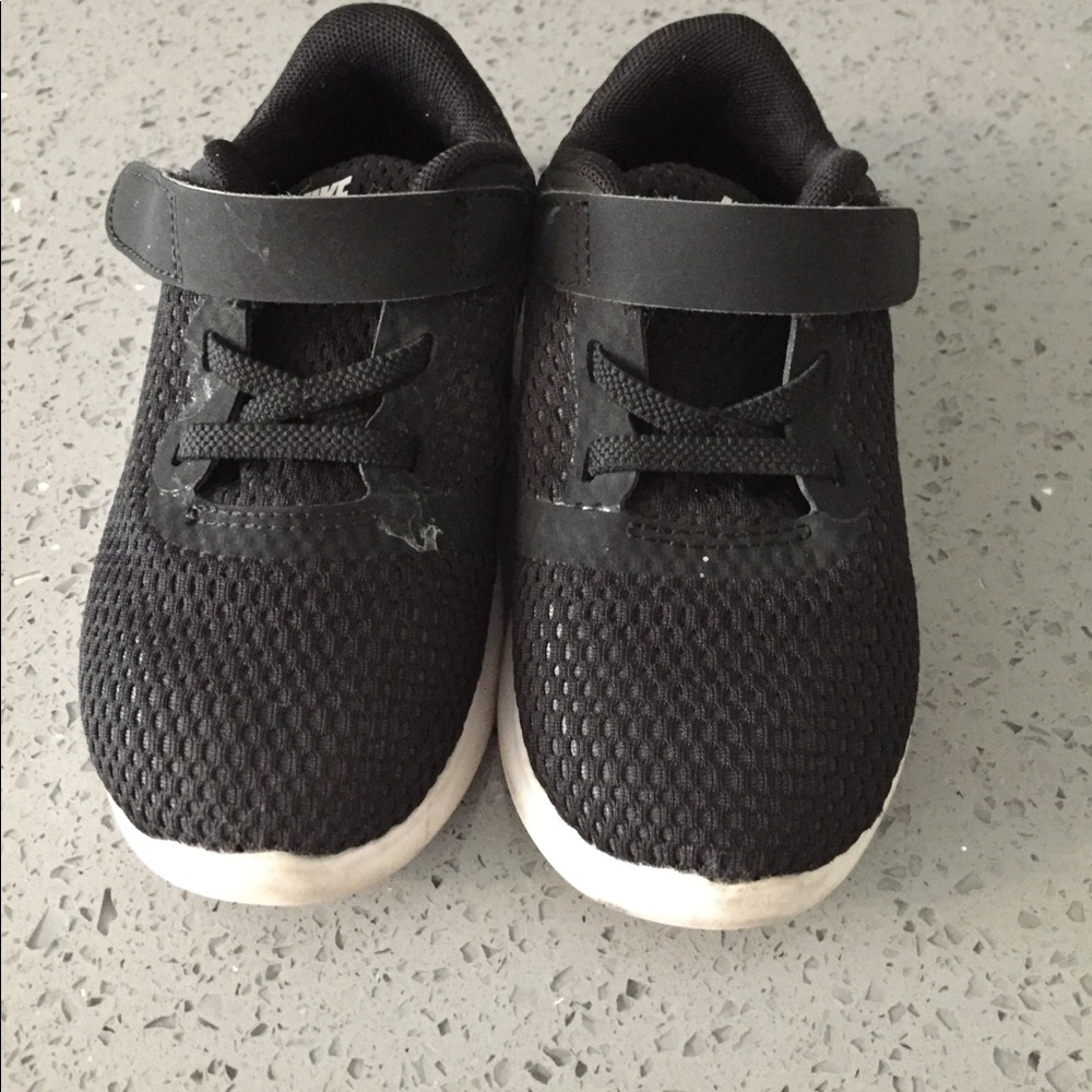 Toddler boys Nike sneakers