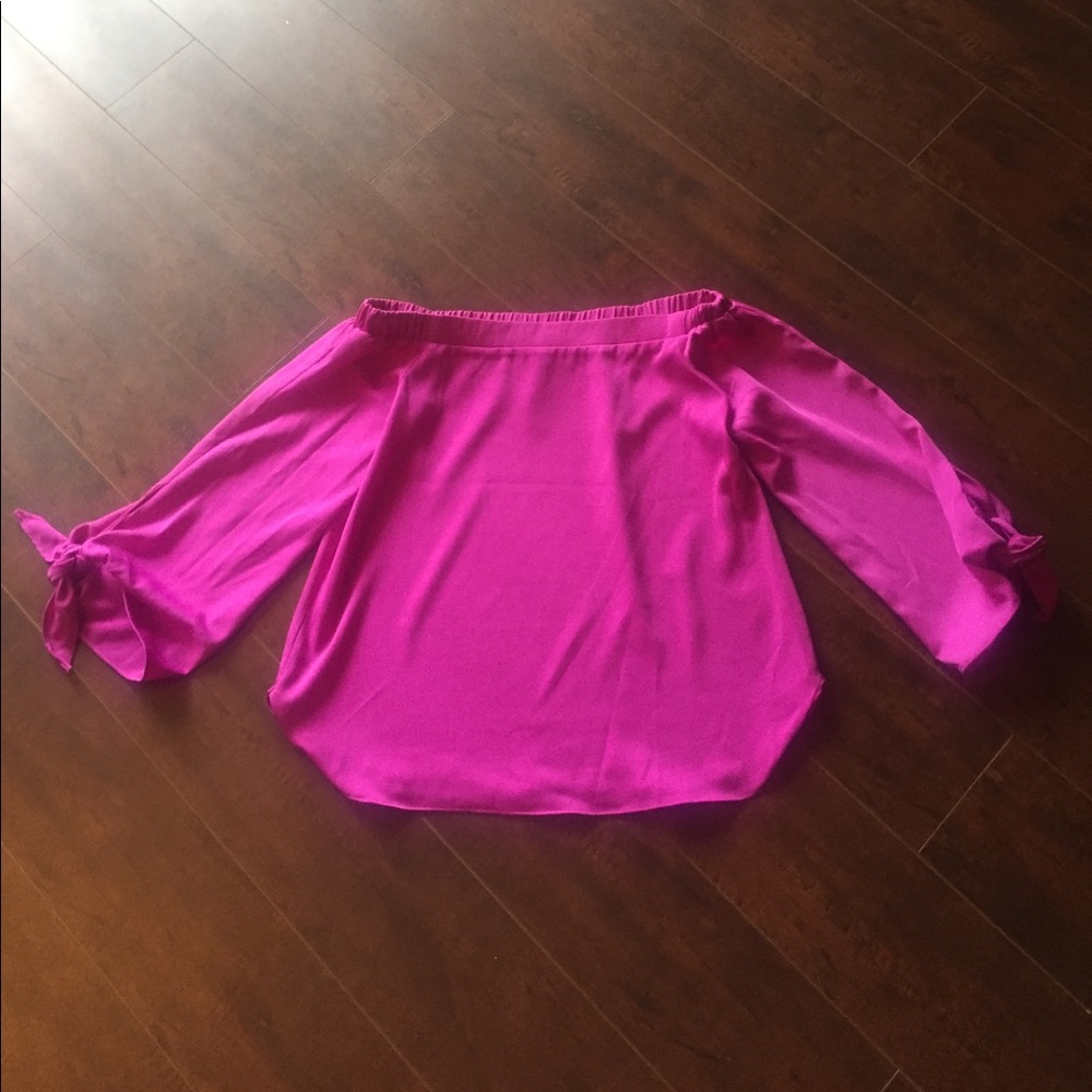 ❌SOLD❌Design Lab off the shoulder top 🎉 - Picture 2 of 5