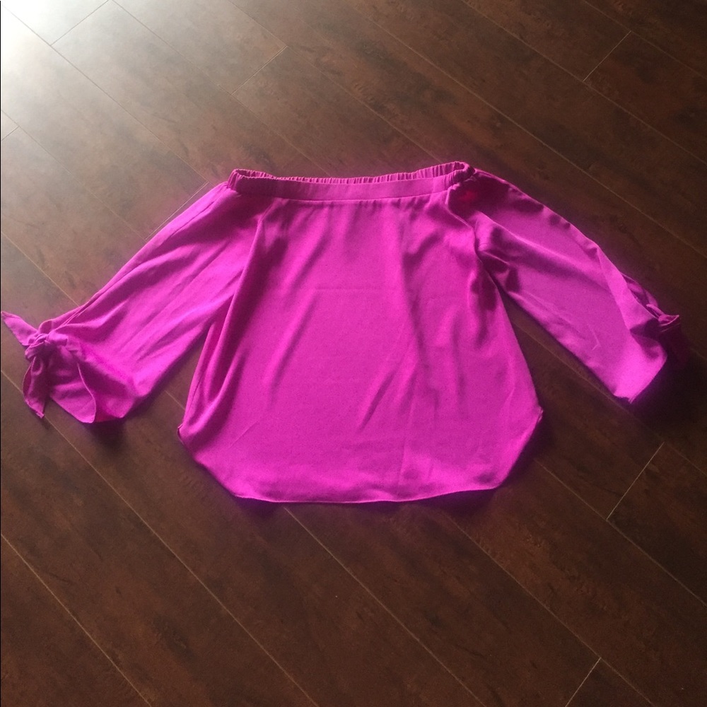 ❌SOLD❌Design Lab off the shoulder top 🎉 - Picture 3 of 5