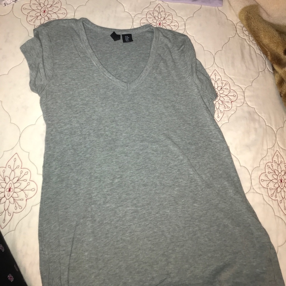 Cynthia Rowley v-neck tee