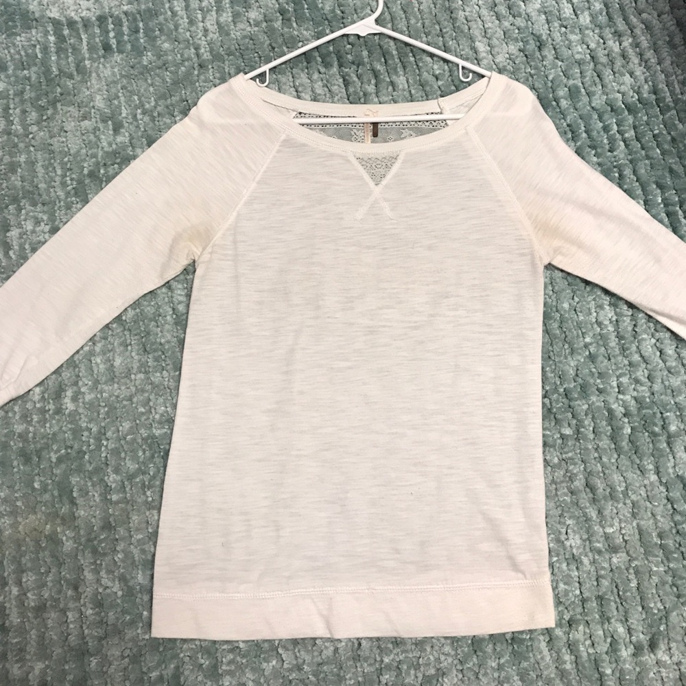 THREE QUARTER SLEEVE WHITE TOP