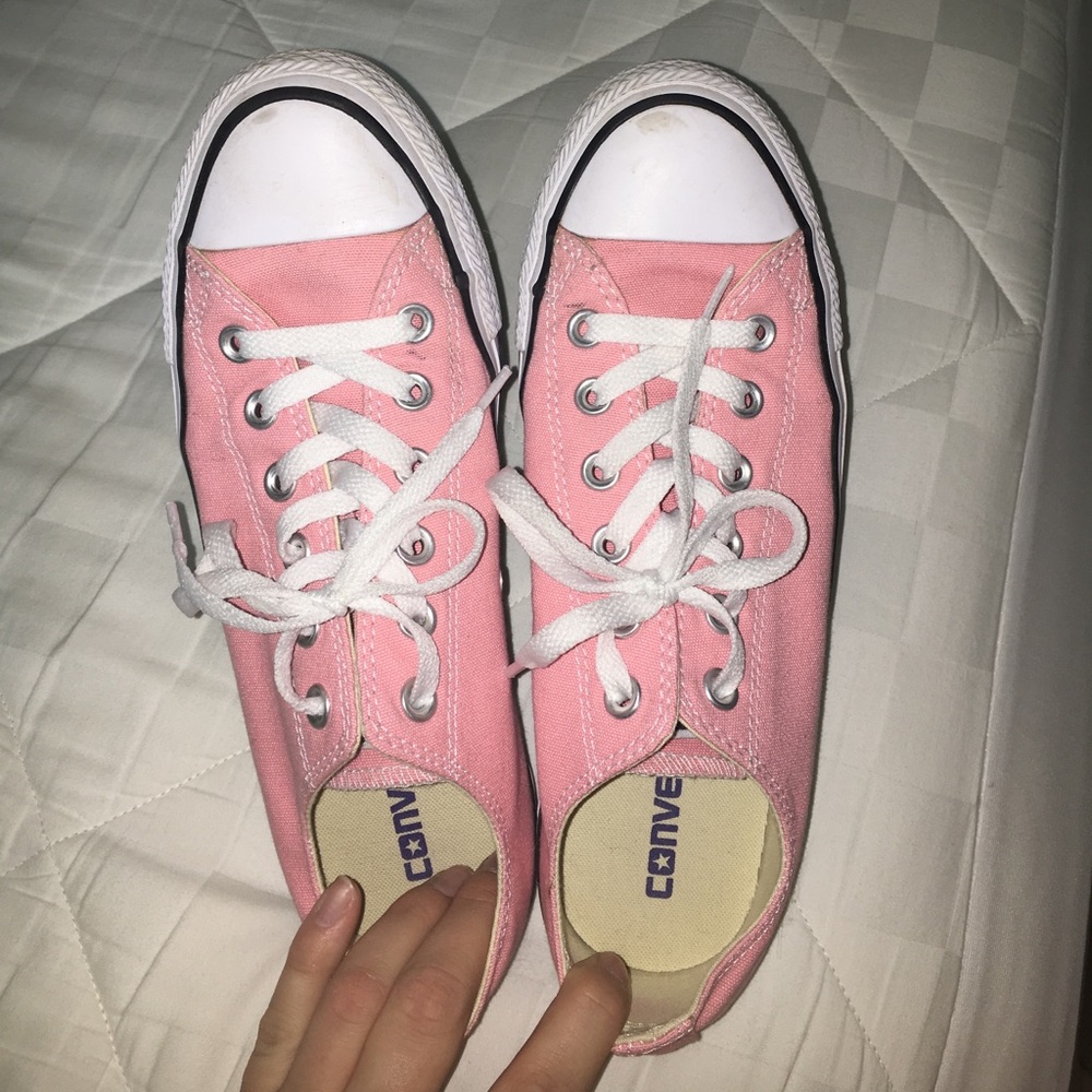 Pink converse