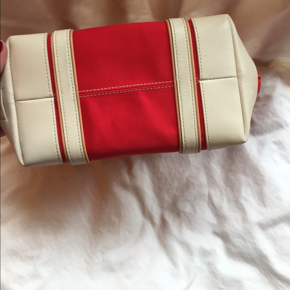 Small red Coach handbag - Picture 2 of 8