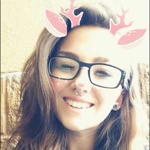 Meet your Posher, Kayla