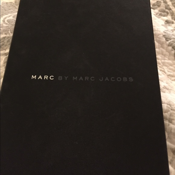 Sequenced flats - Picture 3 of 3