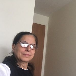 Meet your Posher, Nida